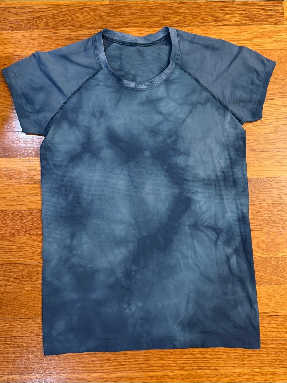 Lululemon Swiftly Tech Short Sleeve Shirt 2.0 Marble Dye Commander Blue- Size 10